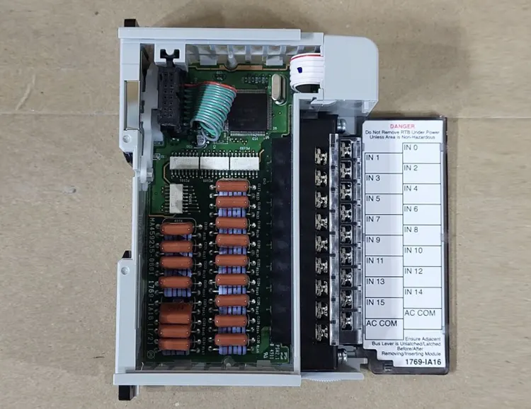 ตัวควบคุมลอจิกที่ตั้งโปรแกรมได้เป็นรากฐานหลักของระบบอัตโนมัติทางอุตสาหกรรม